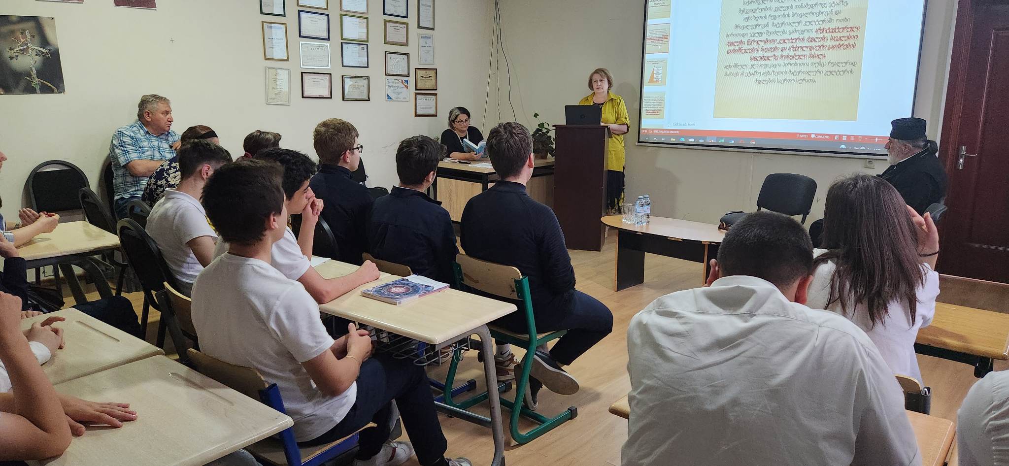 შეხვედრა ისტორიის მეცნიერებათა დოქტორთან, სოხუმის უნივერსიტეტის პროფესორთან, ქალბატონ ლია ახალაძესთან