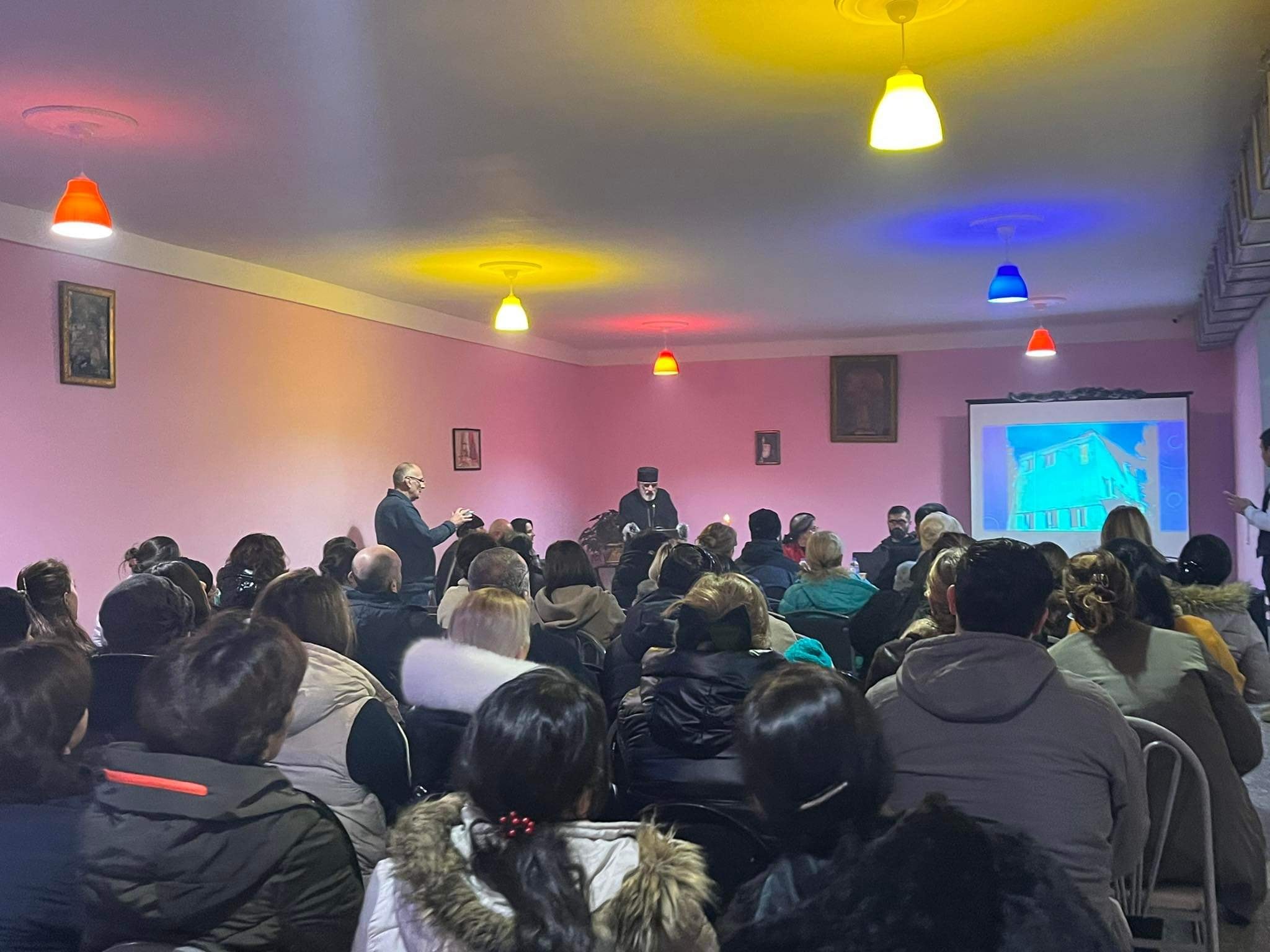 წმიდა თამარ მეფის სახელობის გიმნაზიაში მშობელთა კონფერენცია (საერთო შეკრება)  გაიმართა