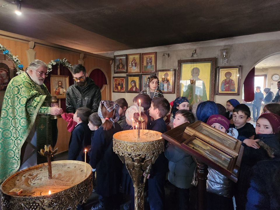 გილოცავთ წმიდა ნინოს ხსენების დღეს.......