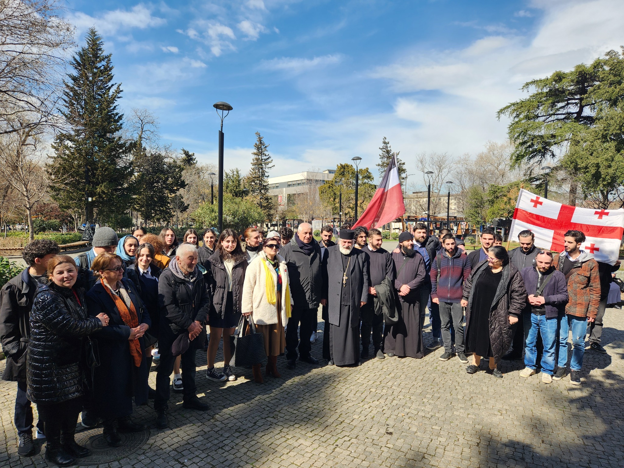 საქართველოს საპატრიარქოს წმიდა თამარ მეფის სახელობის გიმნაზიის მოსწავლეებმა და პედაგოგებმა, თბილისის სასულიერო სემინარიის პირველკურსელებთან ერთად, პატივი მიაგეს 1956 წლის 9 მარტს საბჭოთა ტოტალიტარული რეჟიმის მიერ დახვრეტილი ქართველი ახალგაზრდების ხსოვნას......